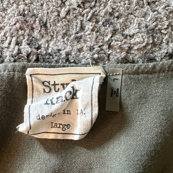 Style Rack Olive Green Romper - Picture 4 of 5